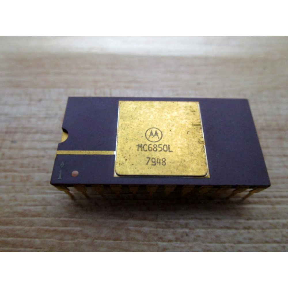 Motorola MC6850L Semiconductor MC6850L - New No Box