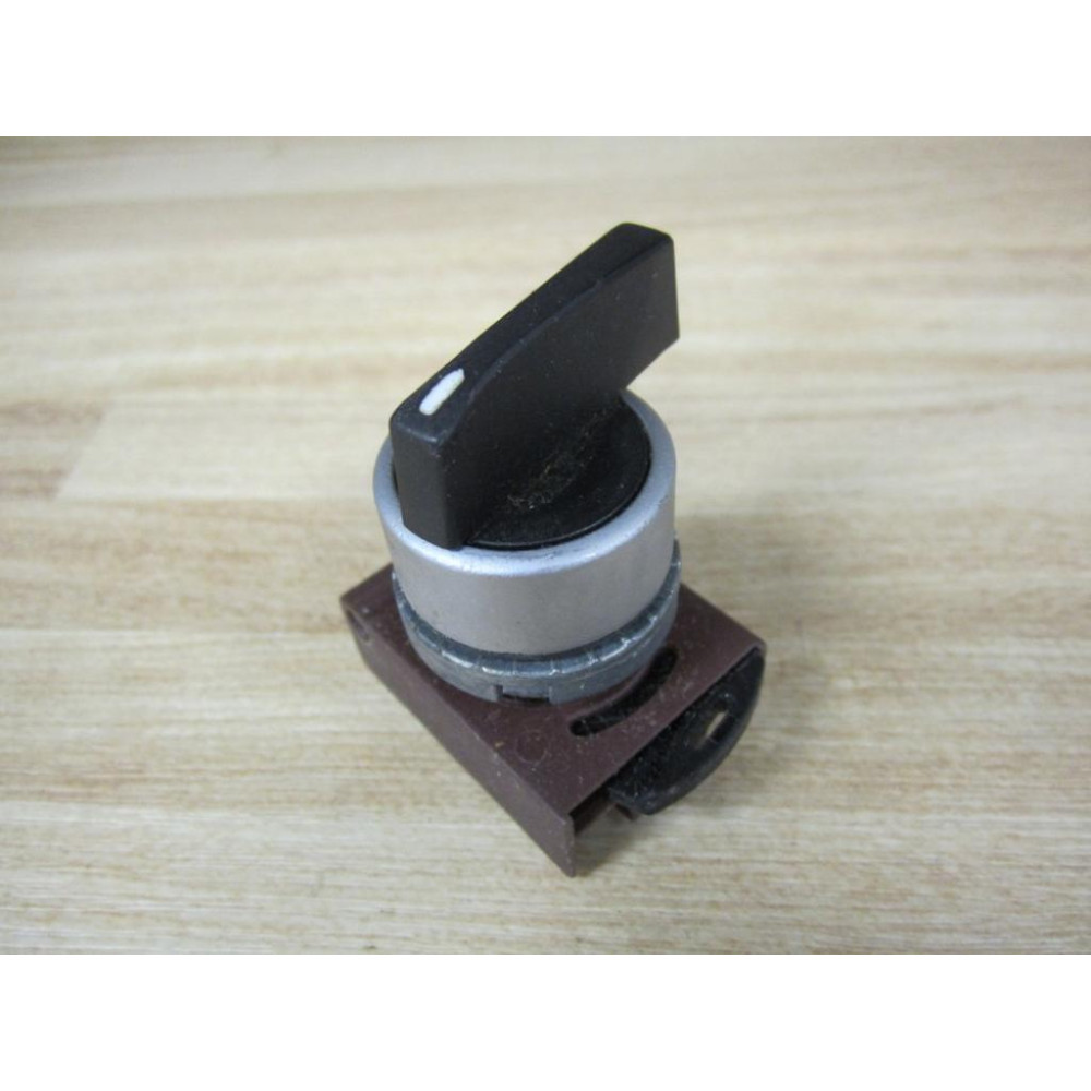 General Electric C-2000 Lever Selector Switch P9XSVU5N - Used