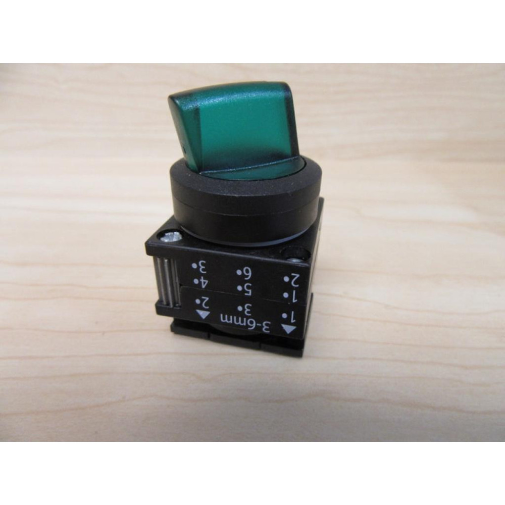 Siemens 3SB3001-2HA41 Green 3 Position 3SB30012HA41 wBase - New No Box