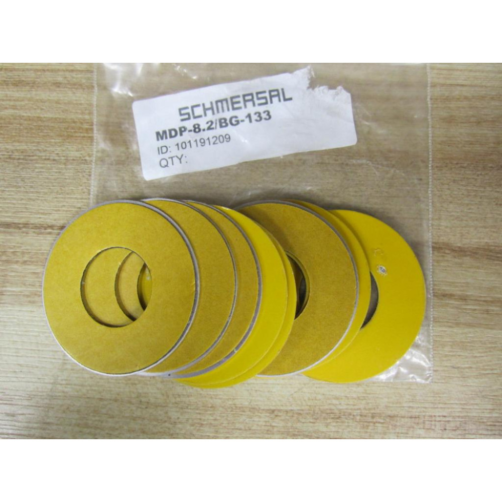 Schmersal MDP-8.2BG-133 Circular Emergency Stop Plate 101191209 (Pack of 9)