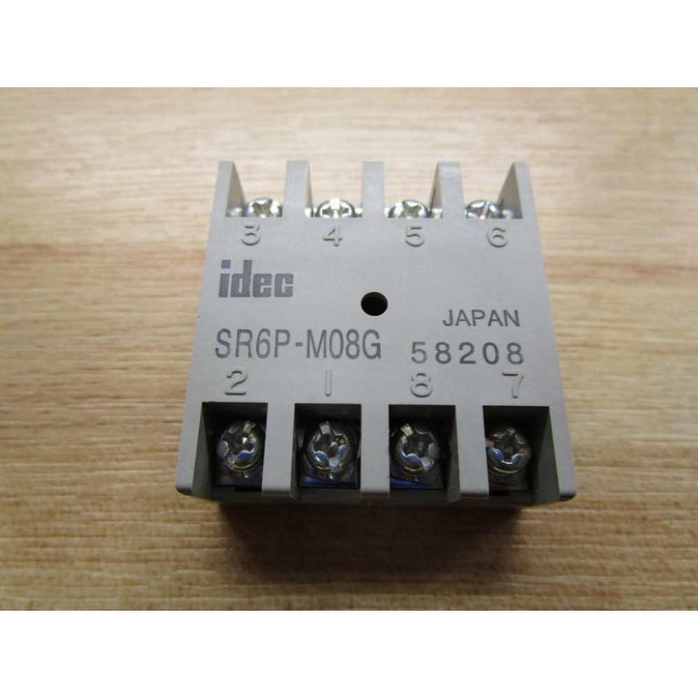 IDEC SR6P-M08G Through Panel Mount Socket - New No Box