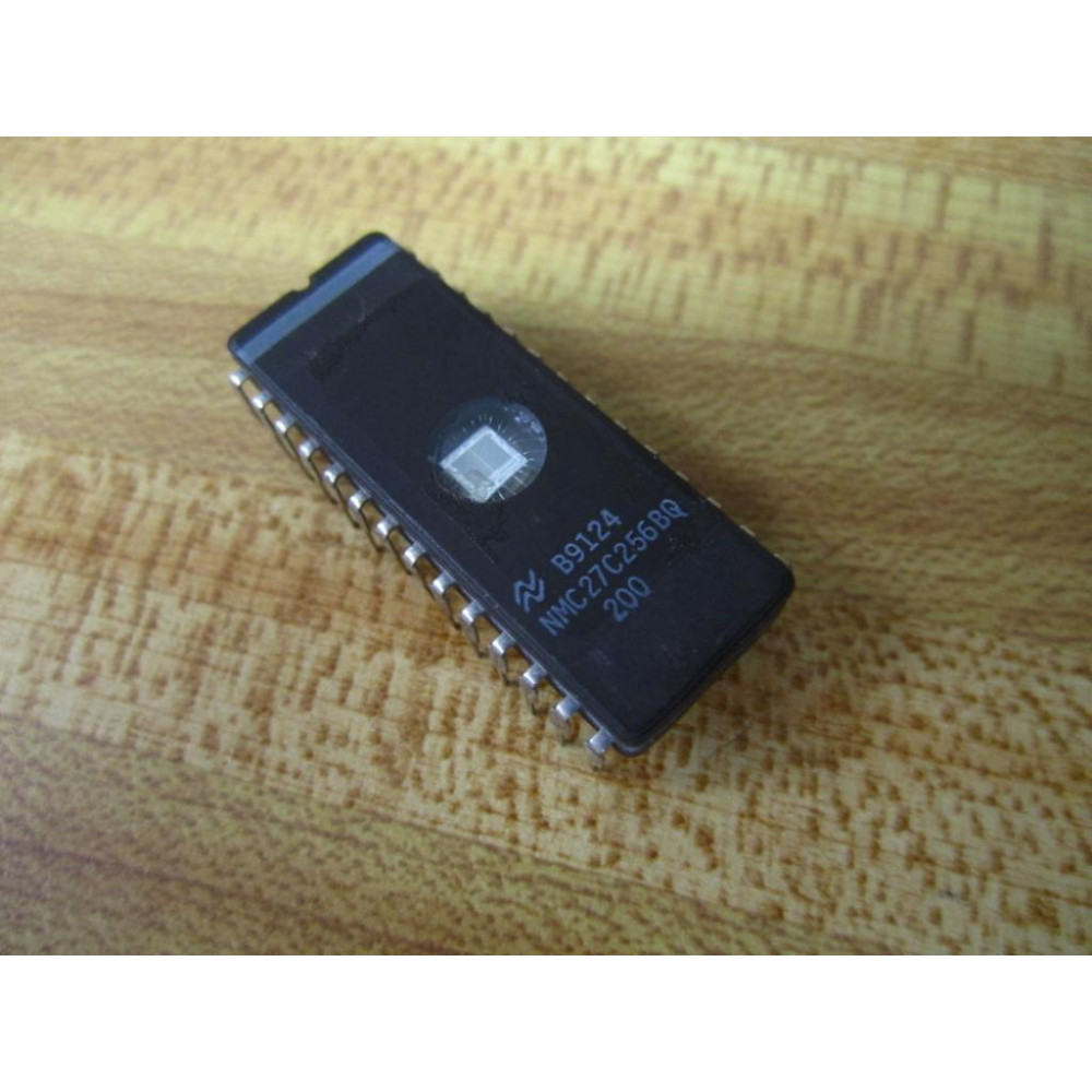 National Semiconductor NMC27C256BQ Integrated Circuit - Used