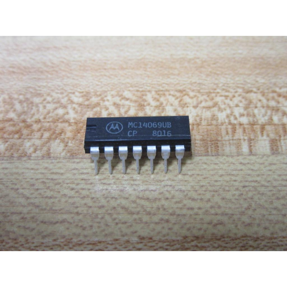 Motorola MC14069UB Integrated Circuit