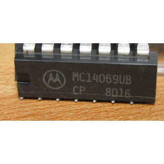 Motorola MC14069UB Integrated Circuit