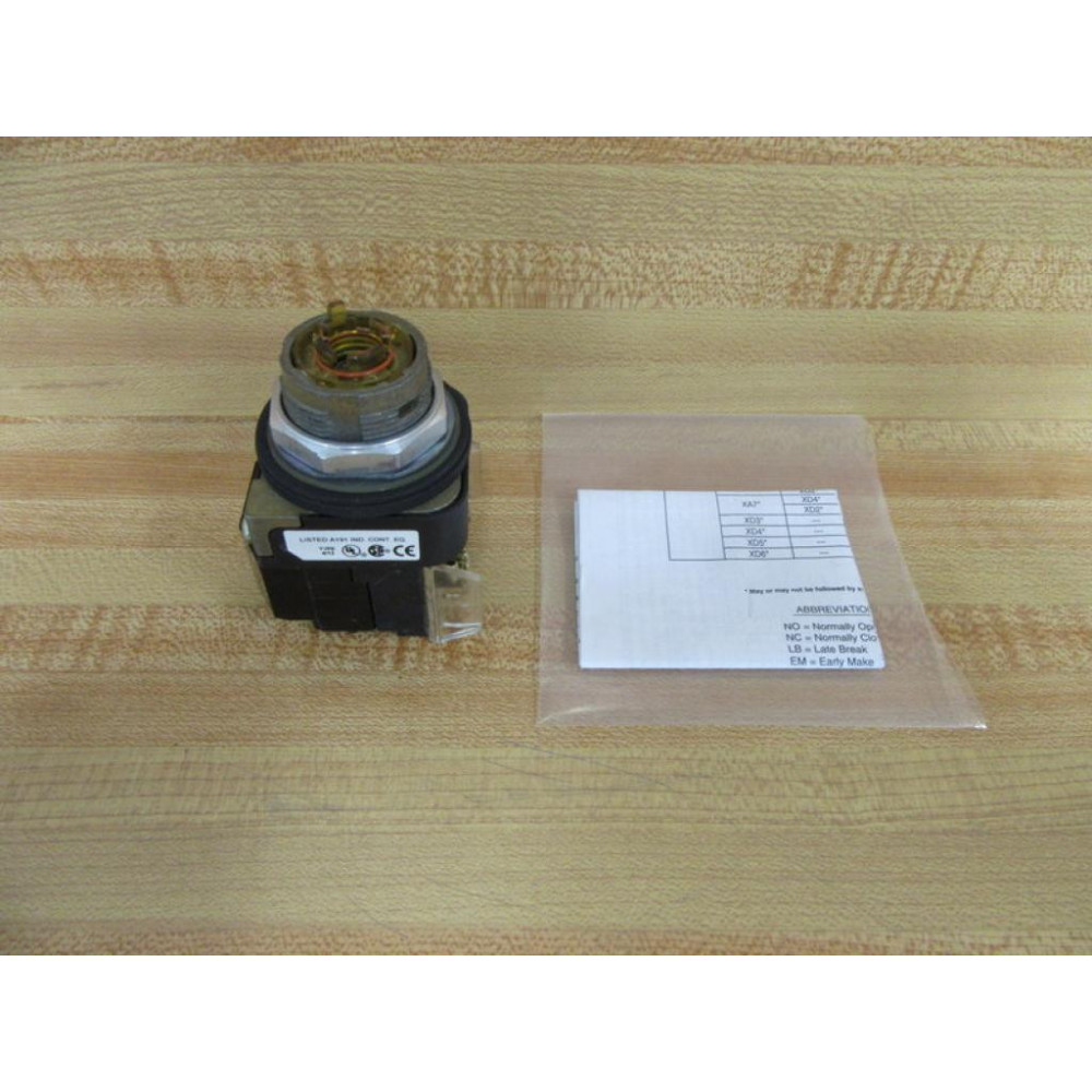 Allen Bradley 800T-16HG2KB6AX Selector Switch WO Knob - New No Box