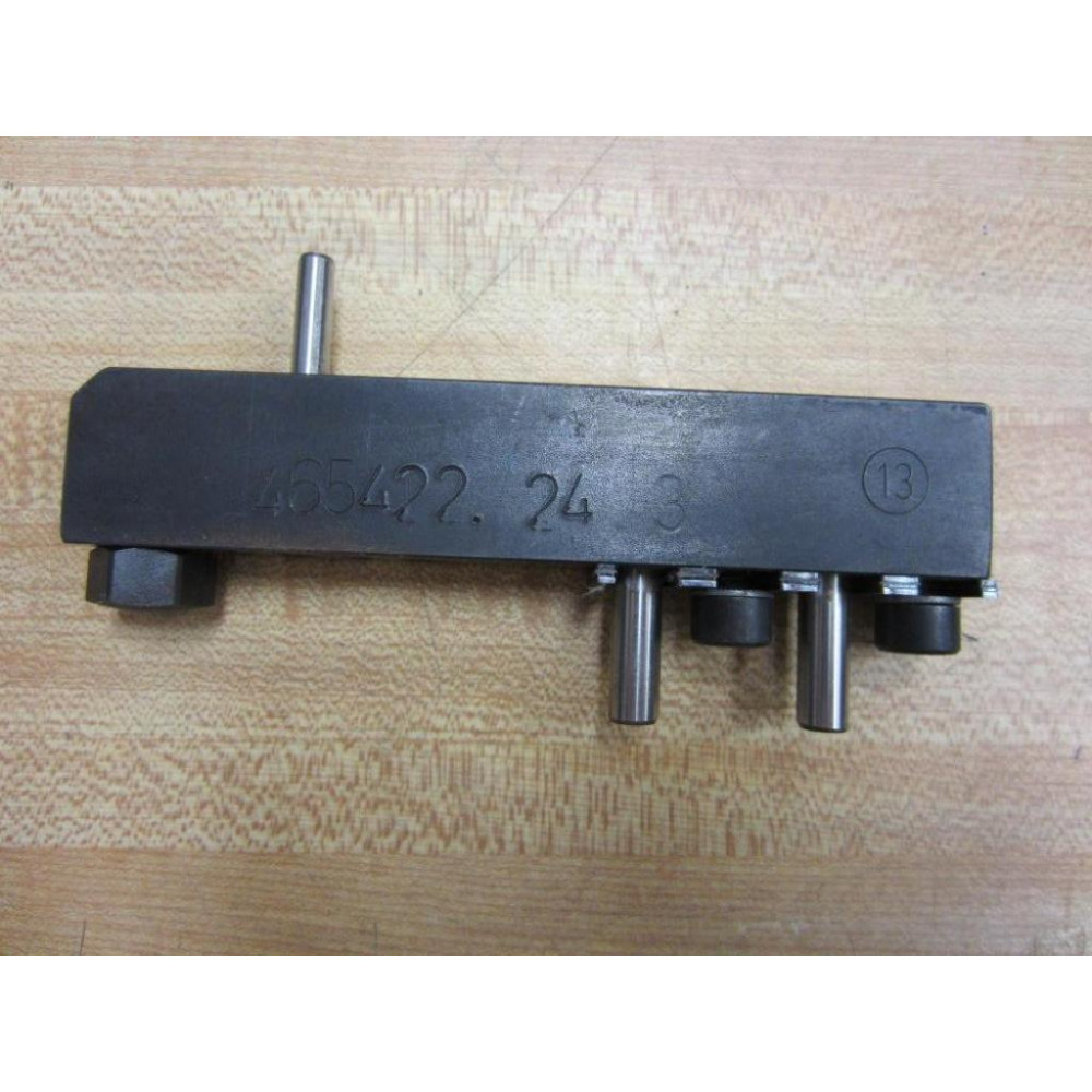 465422.24 3 Hardware Clamp 465422243 - Used