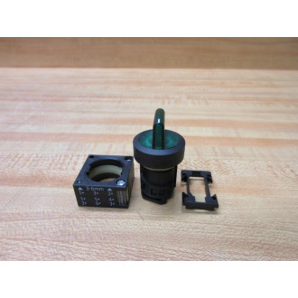 Siemens 3SB3 001-2KA41 Green 2 Position 3SB30012KA41 wBase & Clip - New No Box