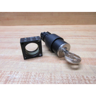 Siemens 3SB3-202-4AD11 Keyed Switch