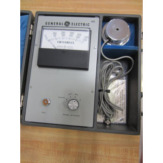 General Electric 123 Dual Range Footcandles Light Meter