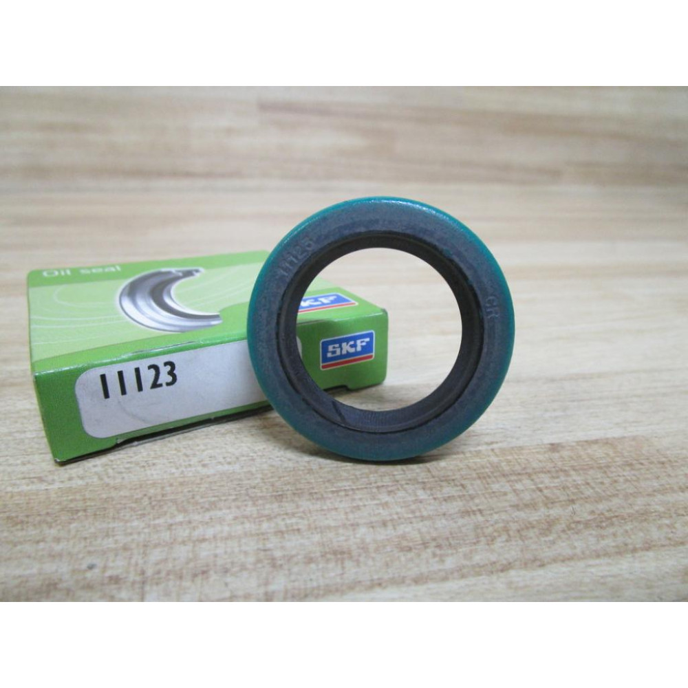 Chicago Rawhide 11123 SKF Oil Seal CR11123