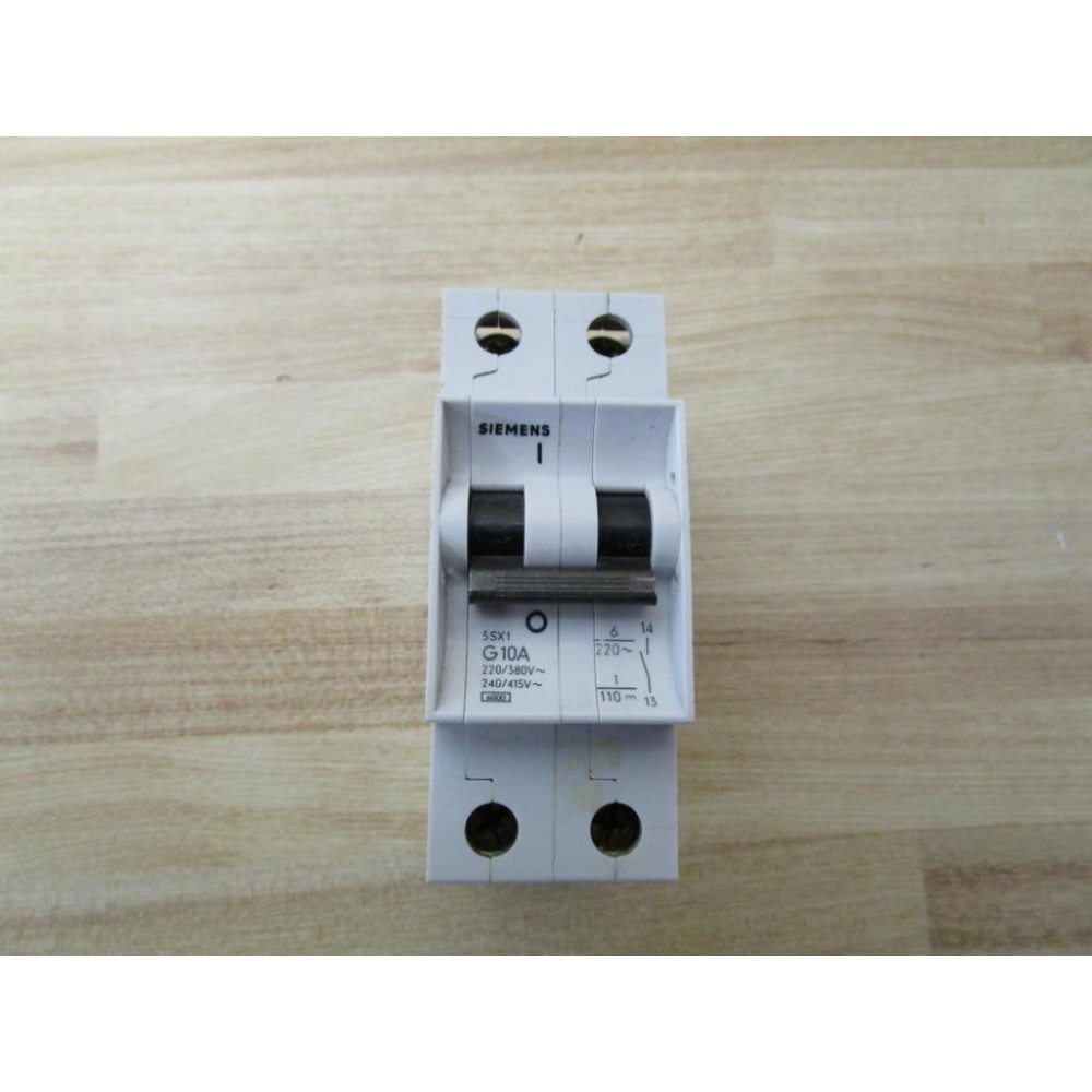 Siemens 5 SX1 G10A Circuit Breaker - Used