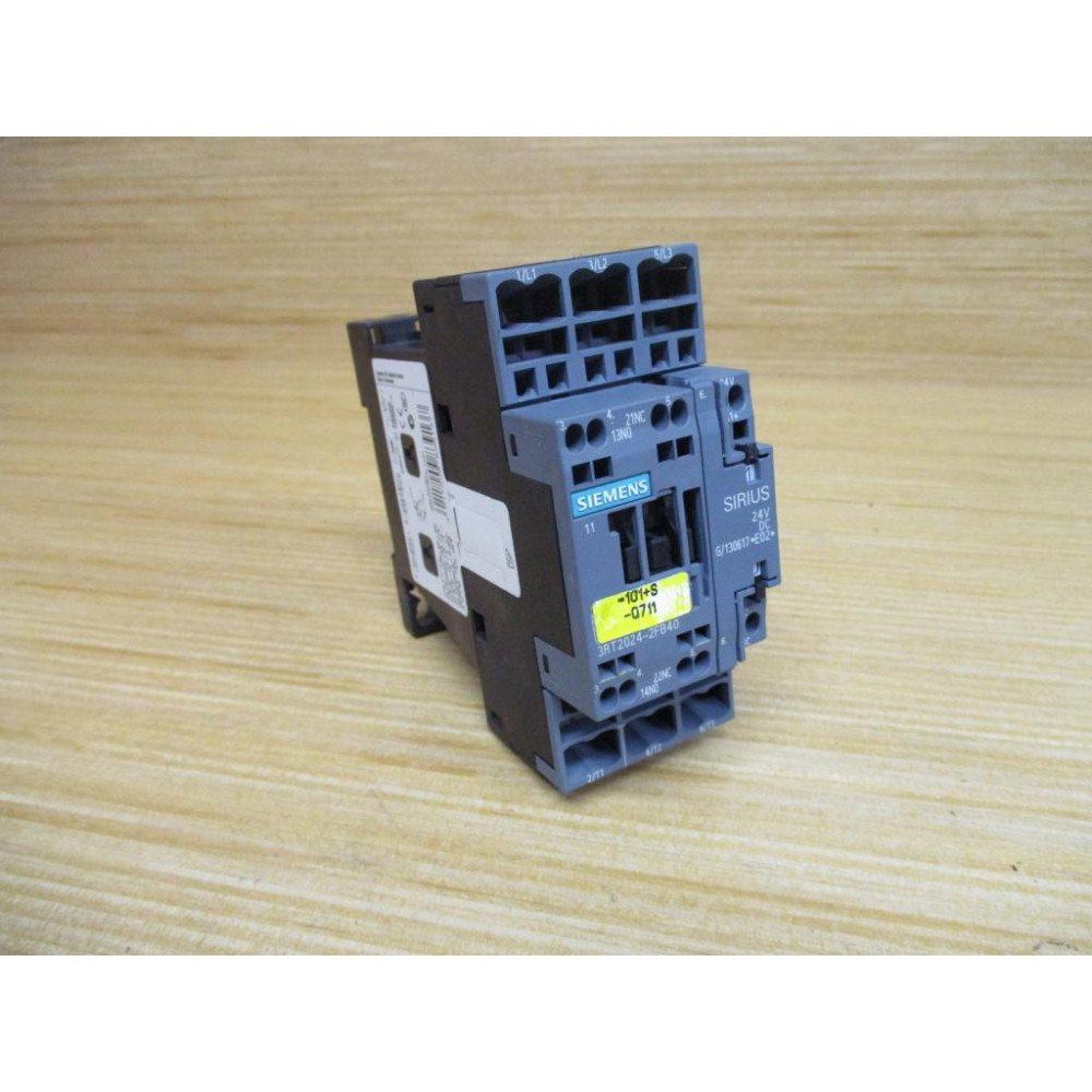 Siemens 3RT2024-2FB40 Power Contactor 3RT20242FB40 - Used