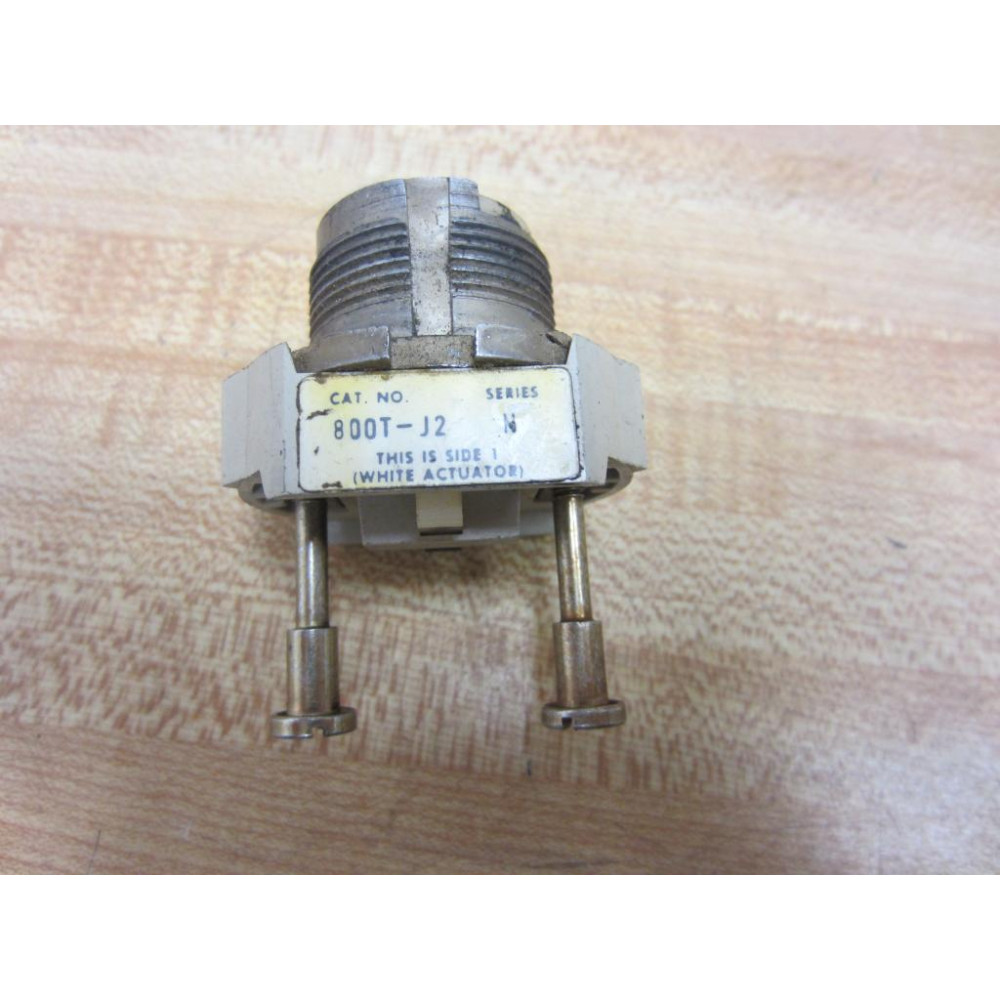 Allen Bradley 800T-J2 Selector Switch 800TJ2 Series N  wo Knob - Used