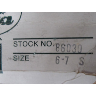 Bata 86030-S Boots  Size 6-7S - New No Box