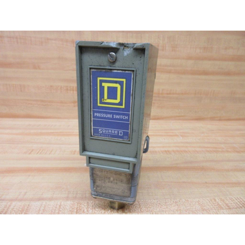 Square D 9012 GNG-5 Pressure Switch 9012GNG5 Cracked Body - Used