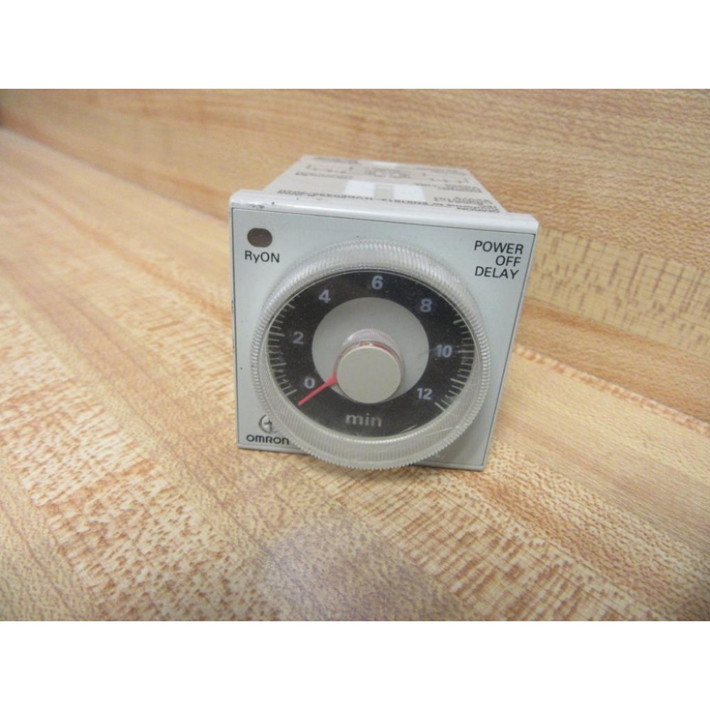 Omron H3CR-H8L Timer 100110120VAC 0.05m-12min - Used