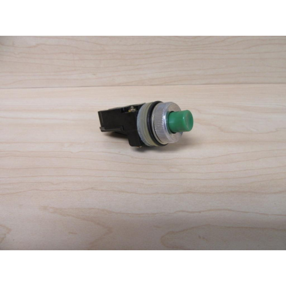 General Electric CR104A8105 Pushbutton - New No Box