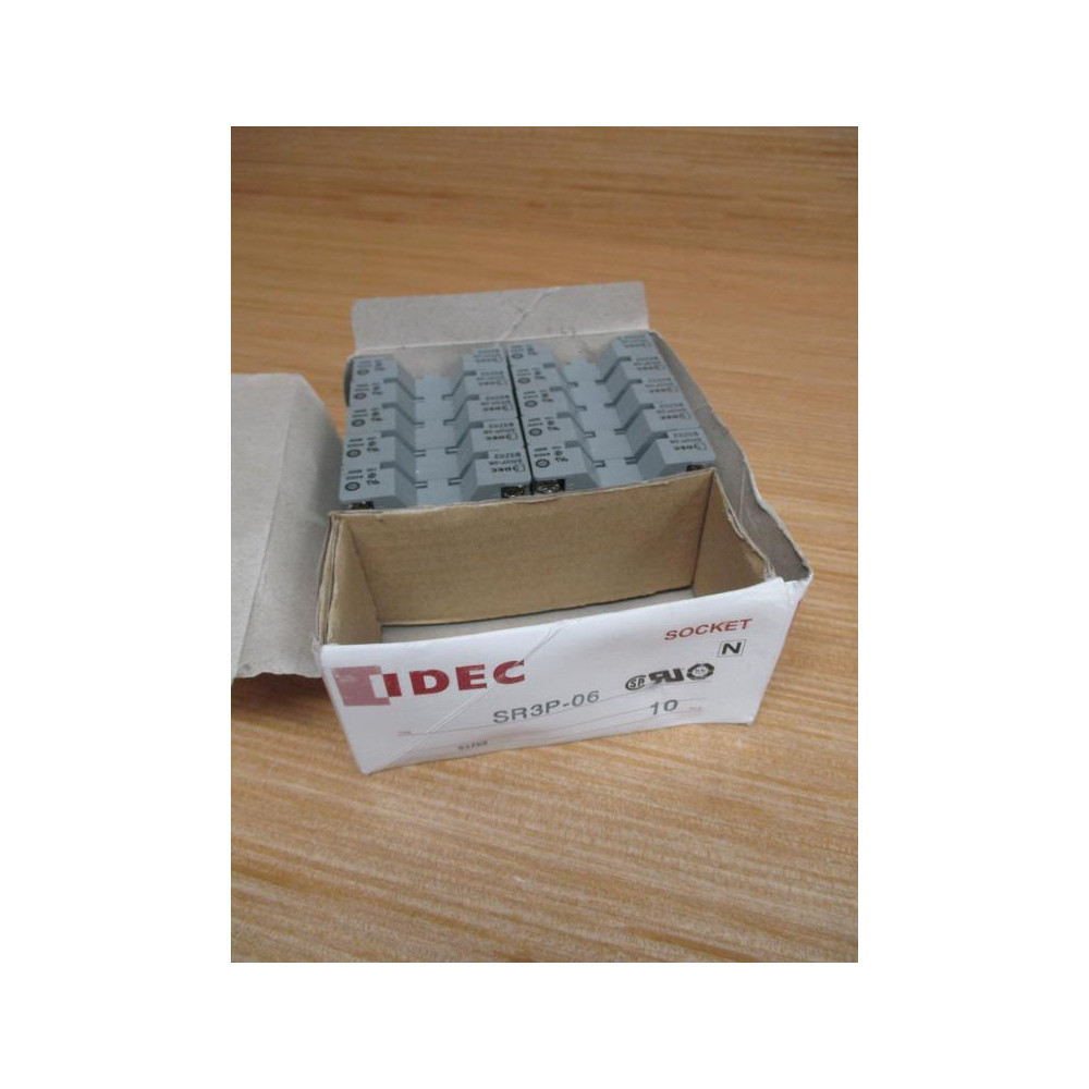 IDEC SR3P-06 Relay Socket  SR3P06 (Pack of 10)