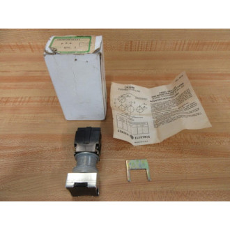 General Electric CR104MA32121 Push Button Switch