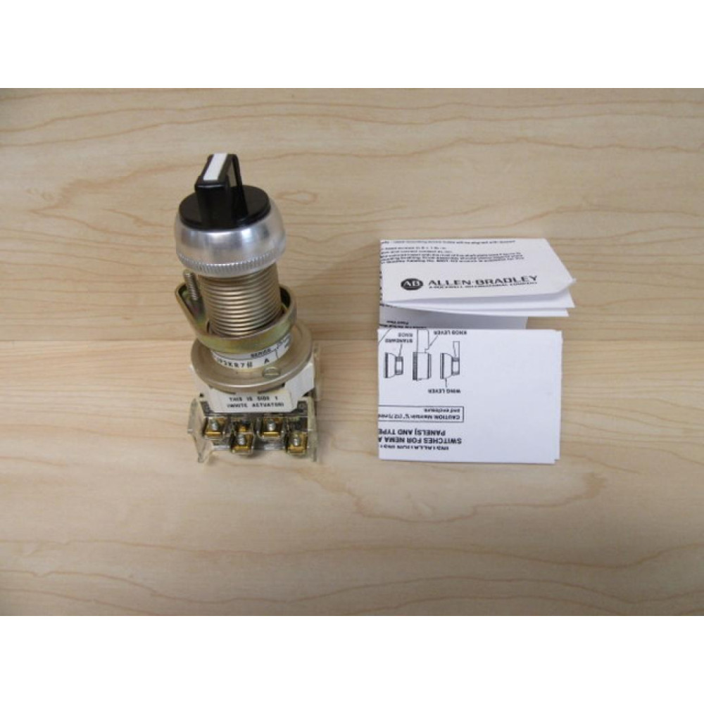 Allen Bradley 800H-JP2KR7AAXX Selector Switch - New No Box