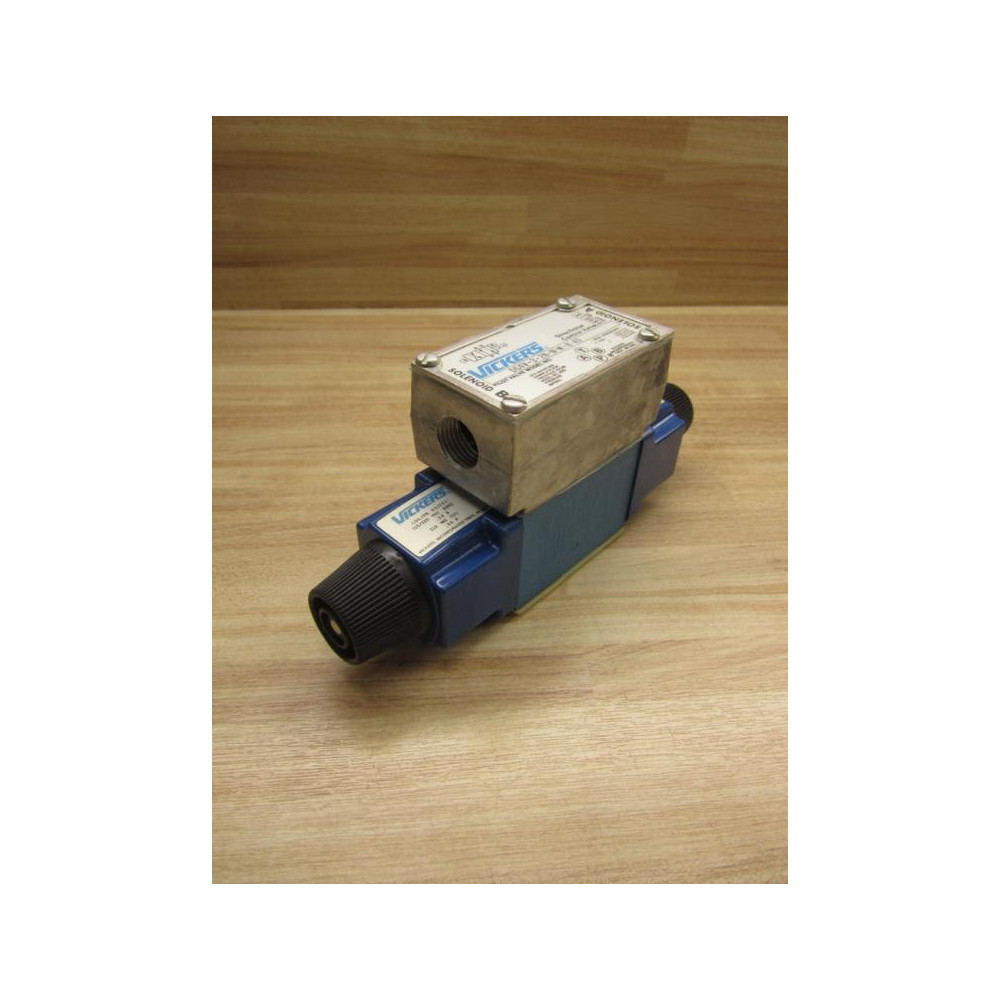 Vickers DG4V-3-2N-M-W-B-40 Valve 989618 - New No Box