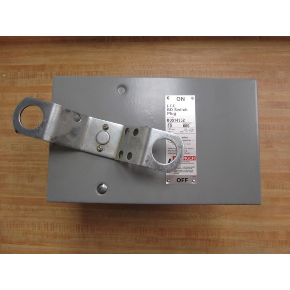 Siemens BOS14352 Busway System Plug - Used