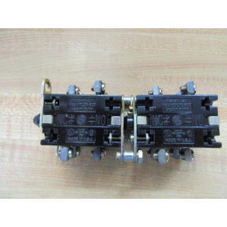 General Electric CR2940U207 Tandem Contact Blocks - New No Box