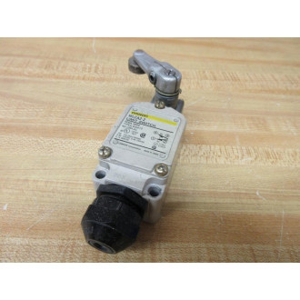 Omron WLCA2-2 Limit Switch WLCA22 500 VAC - Used