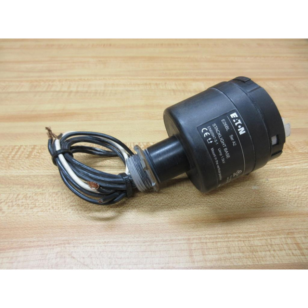 Cutler Hammer E26BL Eaton Stack Light Base With Wiring - Used