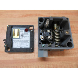 Allen Bradley 836T-T301JX9 Pressure Switch 836TT301JX9 - Used