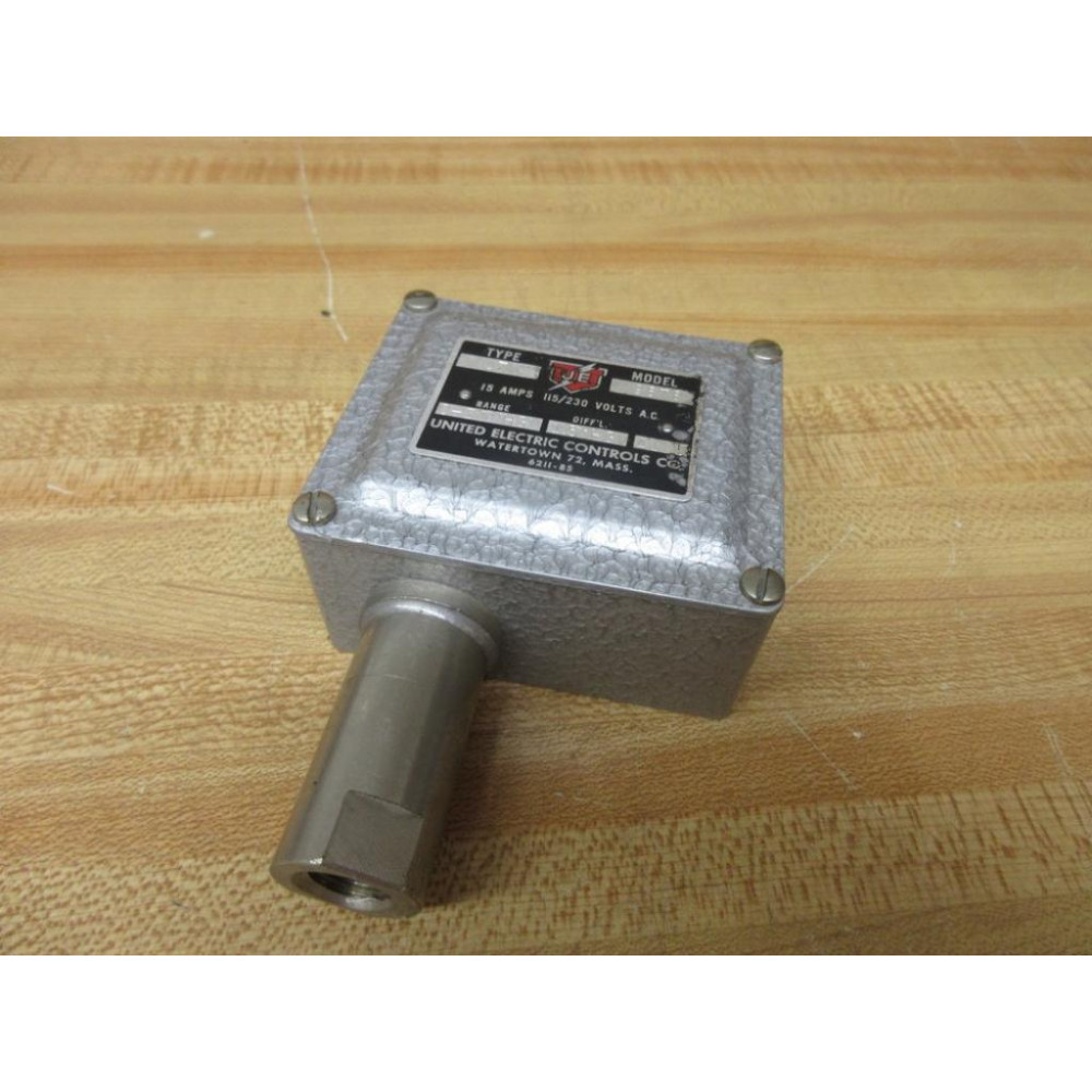 United Electric Controls J7-9676 Pressure Switch J7 - Used