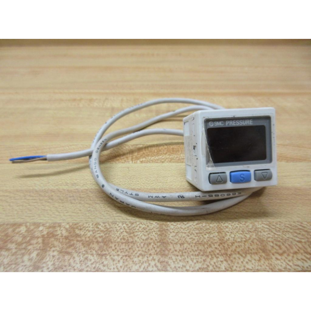 SMC ISE30A-01-N-M Pressure Switch ISE30A01NM - Used