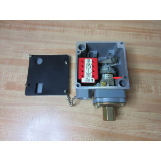 Square D 9012 GDW-24 Pressure Switch 9012GDW24 - New No Box