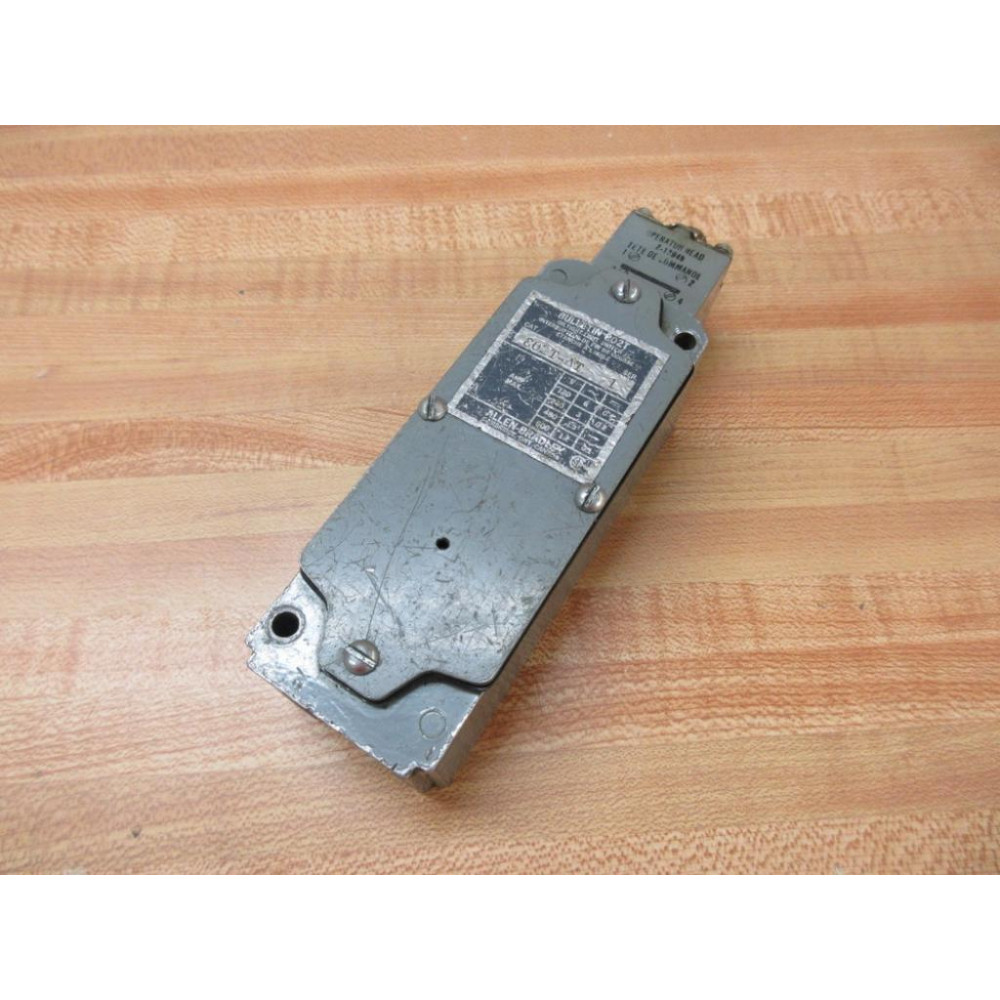 Allen Bradley 802T-AT Limit Switch 802TAT - Used