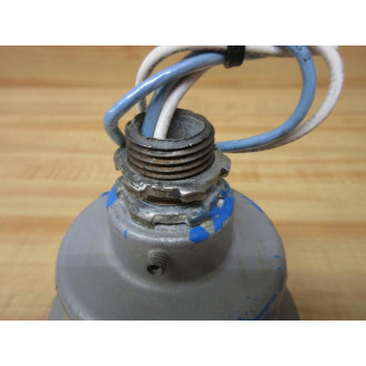 Hubbell VFB-15 Fixture Cap With Receptacle WVP-1 - Used