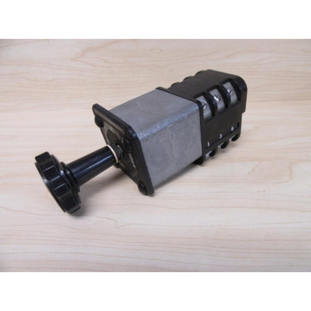 General Electric 10AB044 Rotary Selector Switch Minor Shelf Wear - New No Box