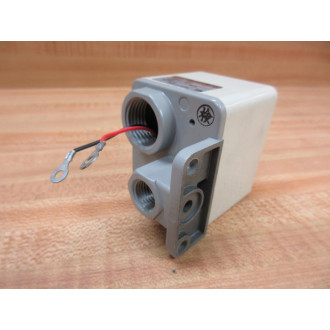 SMC IS3010-02L5 Pressure Switch IS301002L5