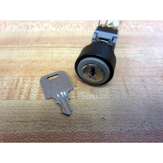 Fuji Electric AH165-2J3C Keyed 3-Pos.Switch AH1652J3C - Used