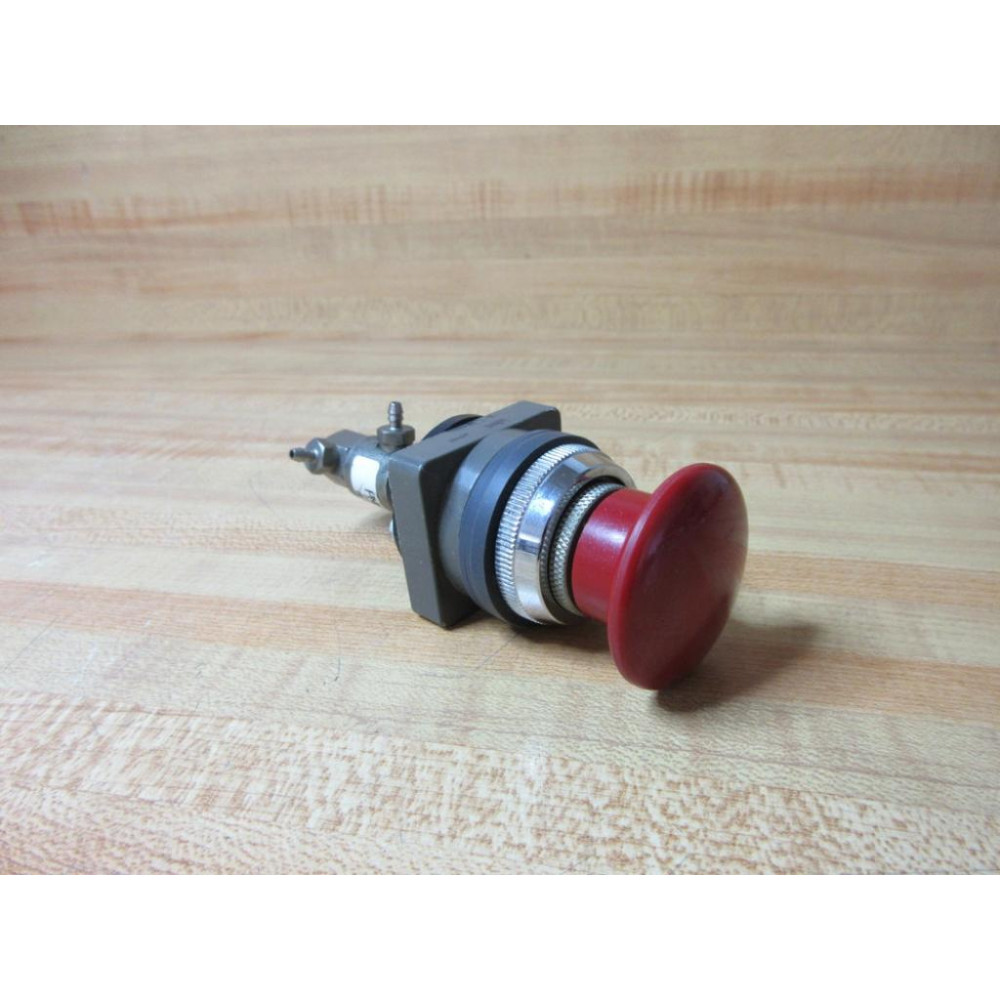 Pneumadyne A0-31-3 IDEC Push Button Valve A0313 - New No Box