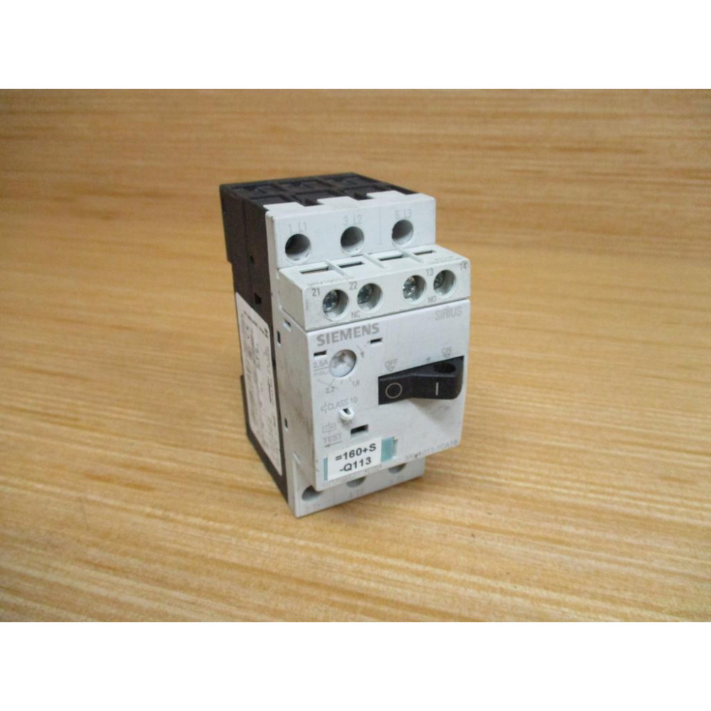 Siemens 3RV1011-1CA15 Circuit Breaker 1.8-2.5 AMP W 3RV1901-1E - Used