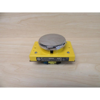 Allen Bradley 800P-F2CAV Palm Button Minor Scuffing On Button - New No Box