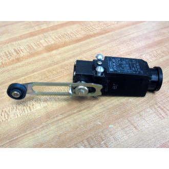 Schneider Telemecanique XCK-PH7 Limit Switch XCK-P...H7 WRoller Lever - Used