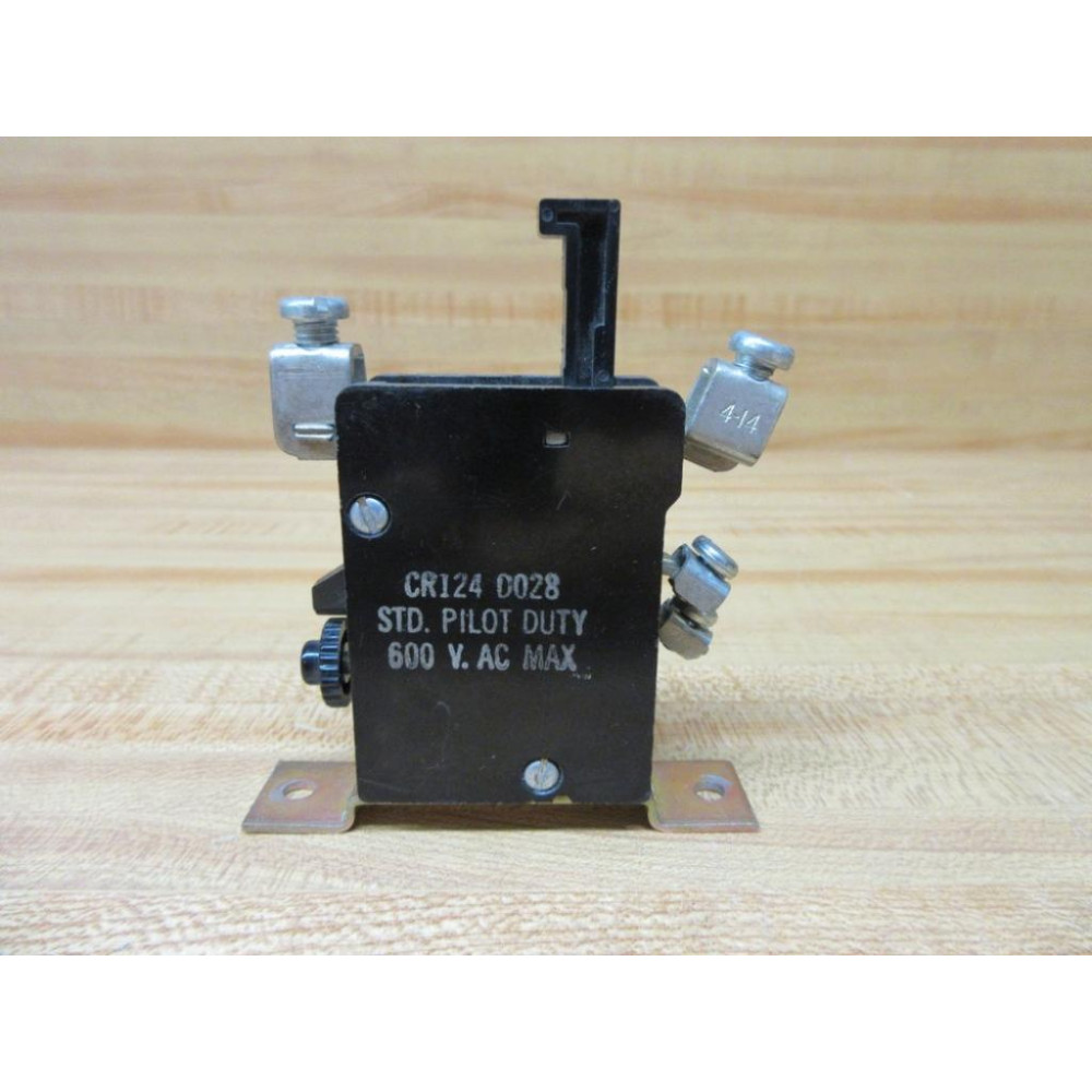 General Electric CR124-D028 GE Overload Relay 124D028 - Used