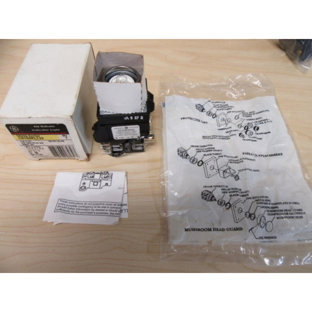 General Electric CR104PLT32 Push Button Switch