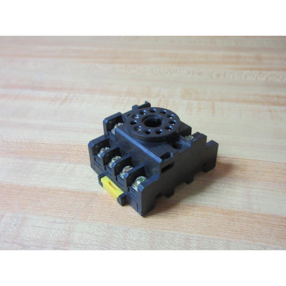 Young Electronics DS-11-A Relay Socket DS11A - New No Box