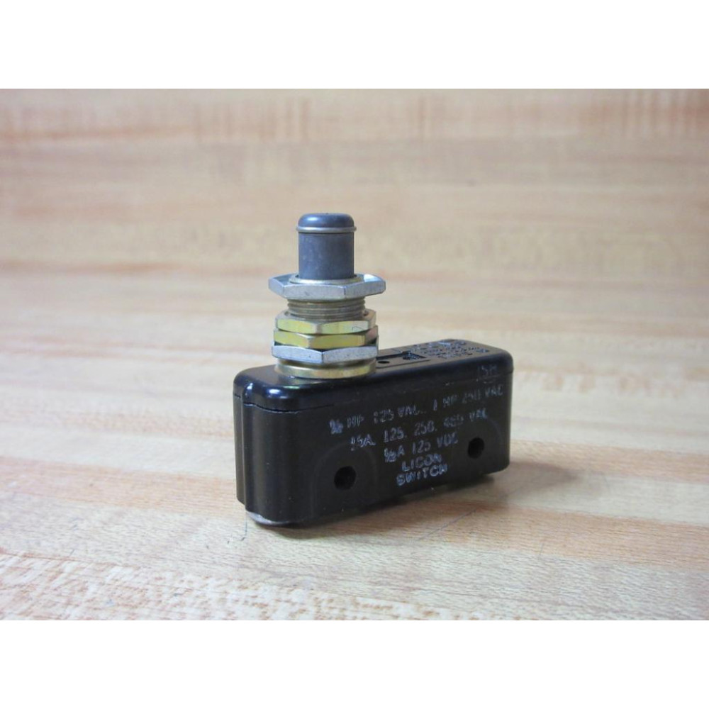 Licon 10-332 Type 10 Switch 10332 - Used