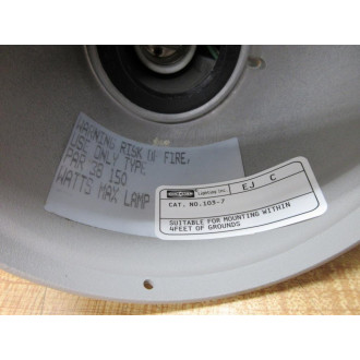 Hubbell 103-7 Lamp Holder - Used