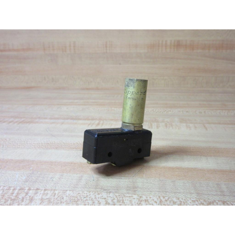 Clippard ES-1 Limit Switch ES1 WBrass Fitting - Used