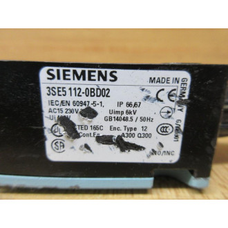 Siemens 3SE5112-0BD02 Position Switch 3SE51120BD02 230 V - Used