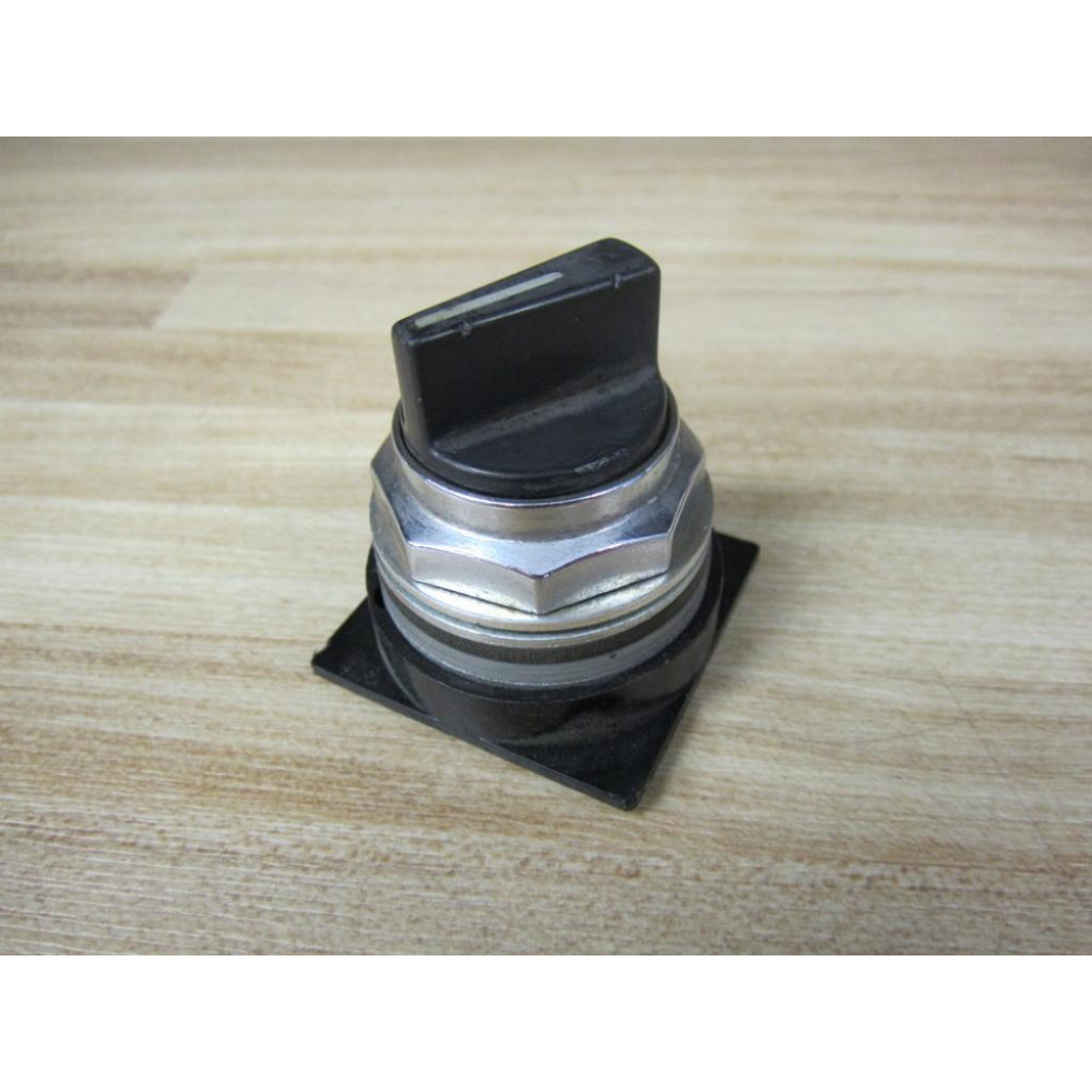 General Electric CR104PSG32B Selector Switch 3 Position - Used